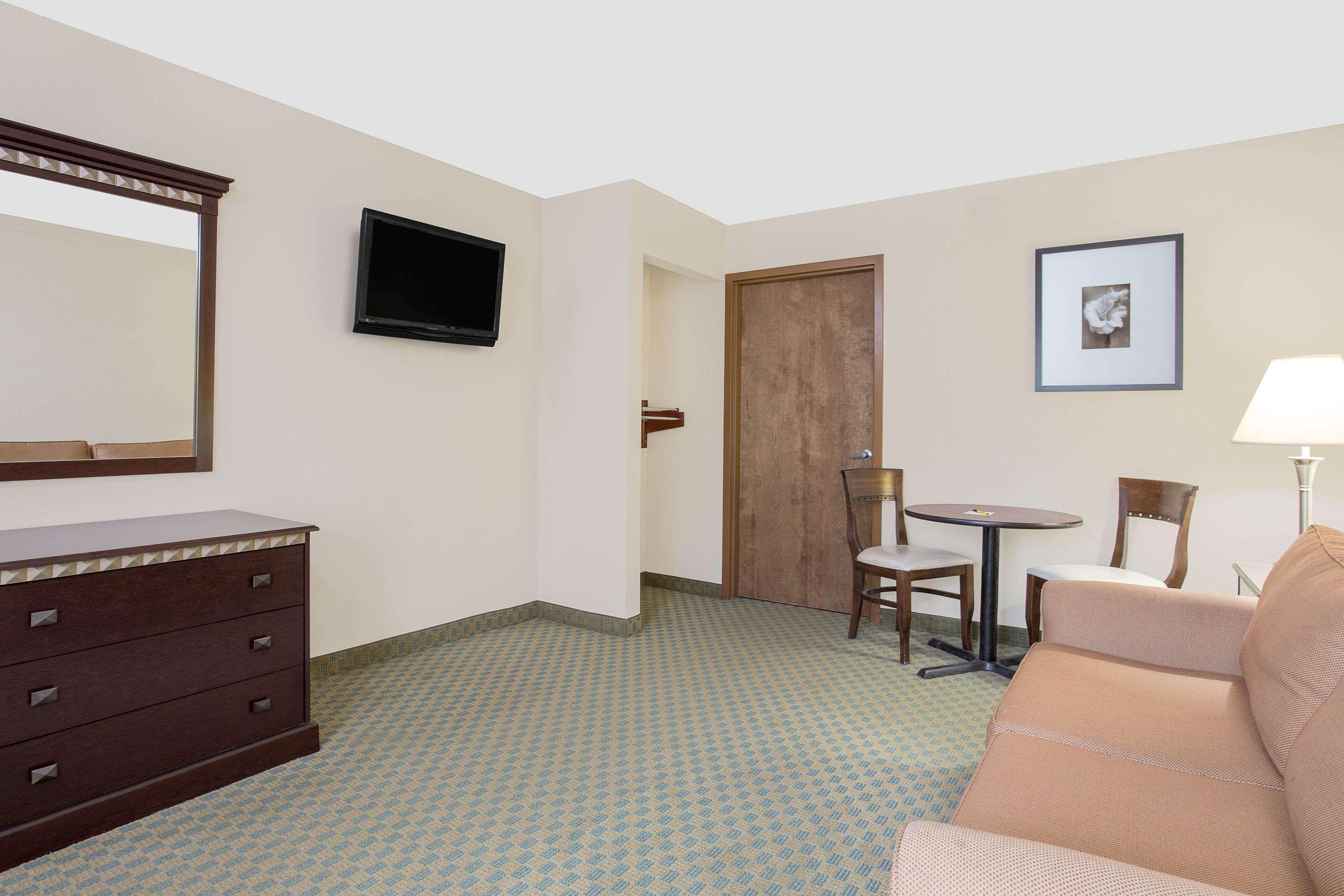 Super 8 By Wyndham