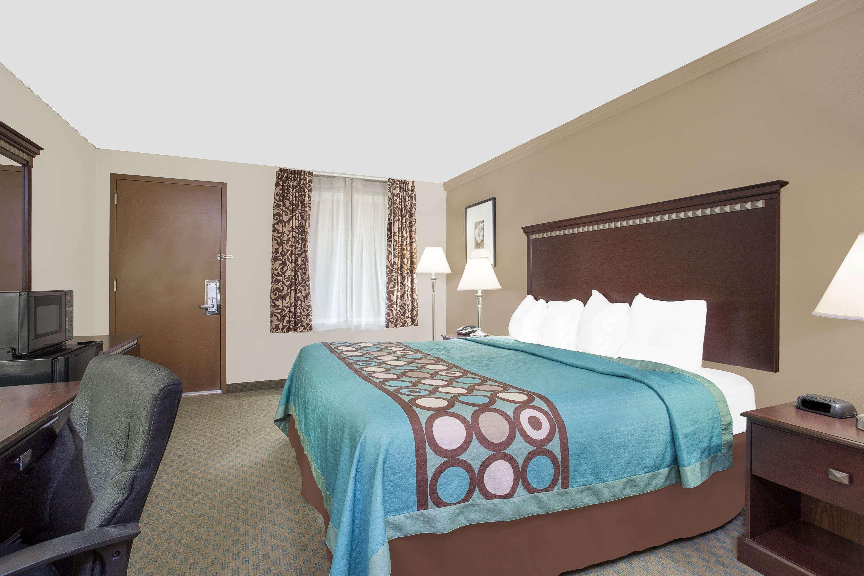 Super 8 By Wyndham 3* Danville