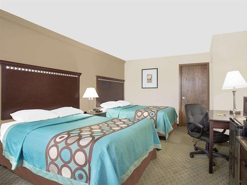 Super 8 By Wyndham Hotel