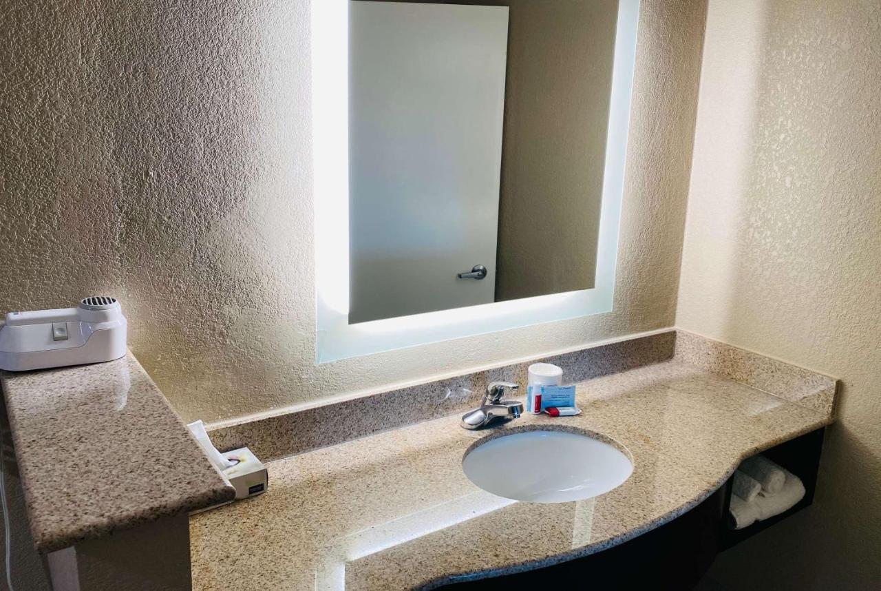 Hotel Super 8 By Wyndham Danville